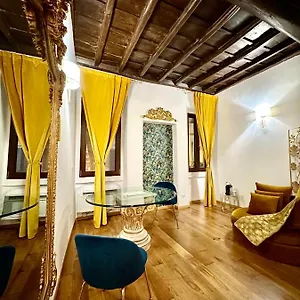 Via Della Scala Apartment