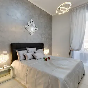 New In! Sophie At Colosseum Apartment